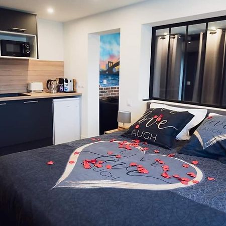 Crecy-la-Chapelle Charmante Residence De Tourisme Avec Jacuzzi מראה חיצוני תמונה