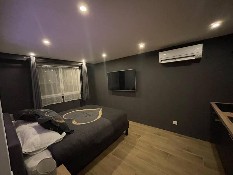 Crecy-la-Chapelle Charmante Residence De Tourisme Avec Jacuzzi מראה חיצוני תמונה